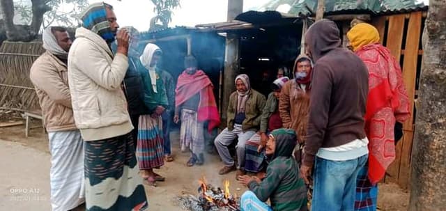 মেহেরপুরে শীতের প্রকোপ বৃদ্ধি, বিপর্যস্ত জনজীবন