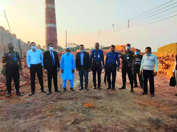 সরাইলে দুই ইটভাটা'য় ভ্রাম্যমাণ আদালতের অভিযান