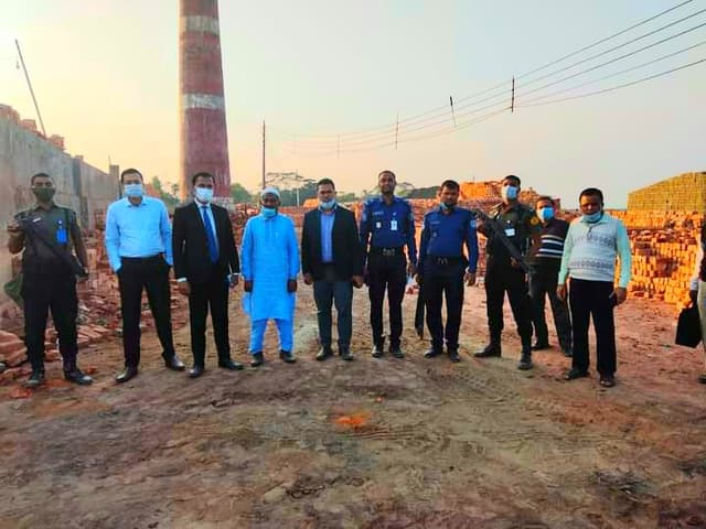 সরাইলে দুই ইটভাটা'য় ভ্রাম্যমাণ আদালতের অভিযান