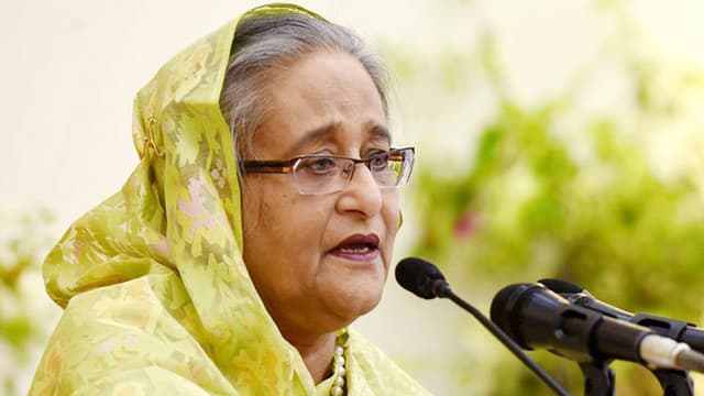 লোভ-লালসায় পা পিছলে পড়ে যেয়ো না, ছাত্রলীগকে প্রধানমন্ত্রী