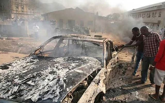 সোমালিয়ায় গাড়িবোমা হামলায় নিহত ৩৫