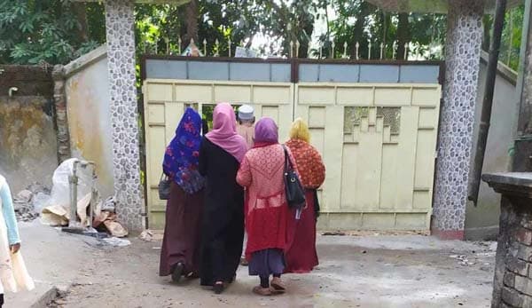 নোয়াখাালী-২: স্বতন্ত্র প্রার্থীর বিরুদ্ধে টাকা দিয়ে ভোট কেনার অভিযোগ