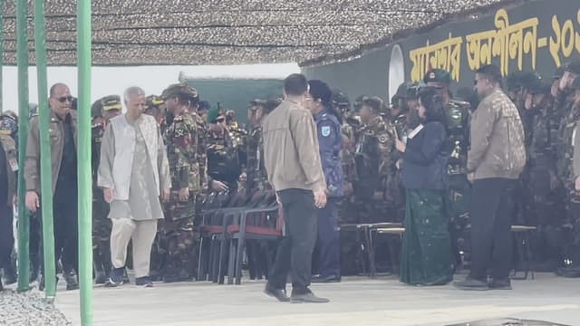 রাজবাড়ীতে সেনা অনুশীলনে প্রধান উপদেষ্টা ড. মুহাম্মদ ইউনূস