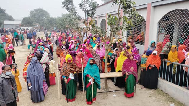 নওগাঁয় নৌকা ১৩ বিদ্রোহী ৪ স্বতন্ত্র ২, স্থগিত চার ইউপির ফলাফল