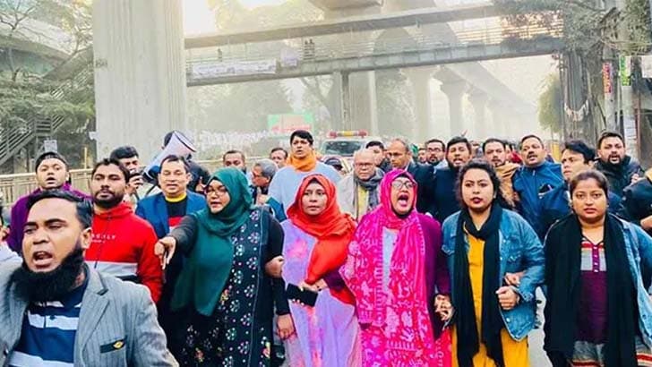 কঠোর হরতালের সমর্থনে রিজভীর নেতৃত্বে মিছিল