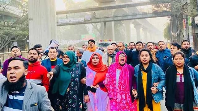 কঠোর হরতালের সমর্থনে রিজভীর নেতৃত্বে মিছিল