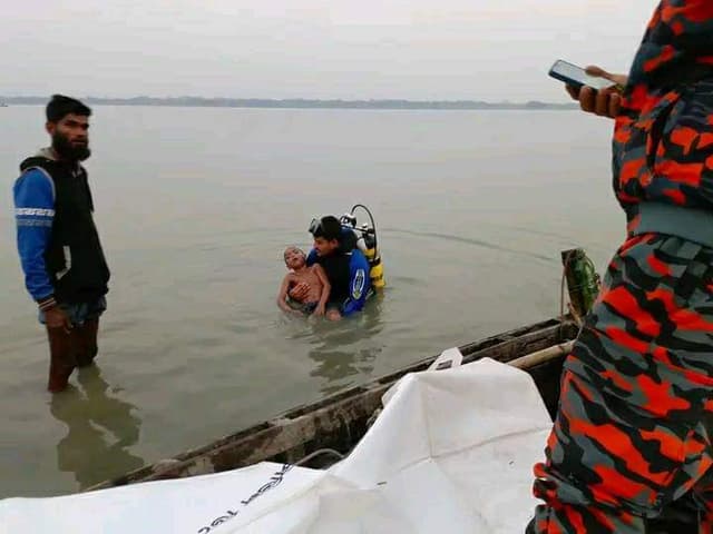 নিখোঁজের তিন ঘন্টা পরে পায়রা নদী থেকে স্কুল ছাত্রের লাশ উদ্ধার