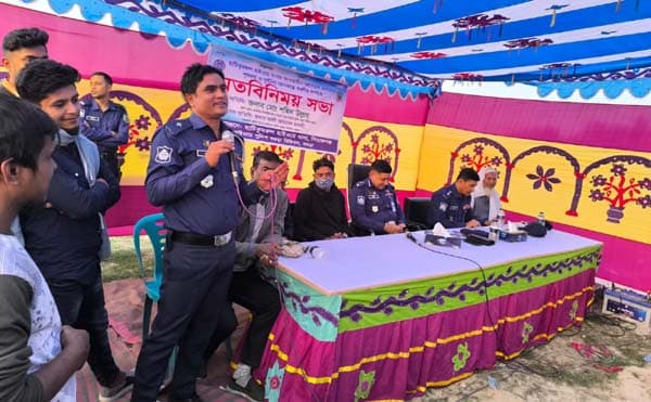 পরিবহন আইন মেনে চলার আহ্বান বগুড়া রিজিওন পুলিশ সুপারের
