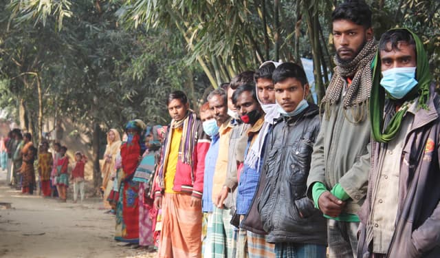 মৌলিক সুবিধা থেকে বঞ্চিত রবিদাস পাড়ার শতাধিক পরিবার