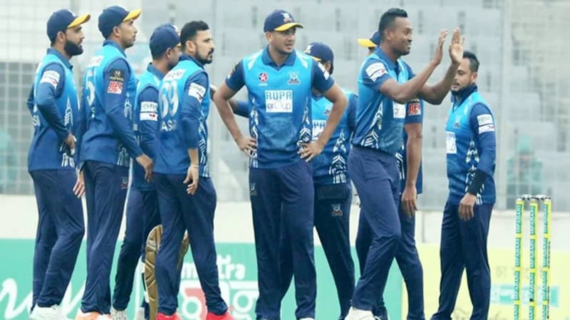 বিপিএল: খুলনাকে ৬ উইকেটে হারাল ঢাকা