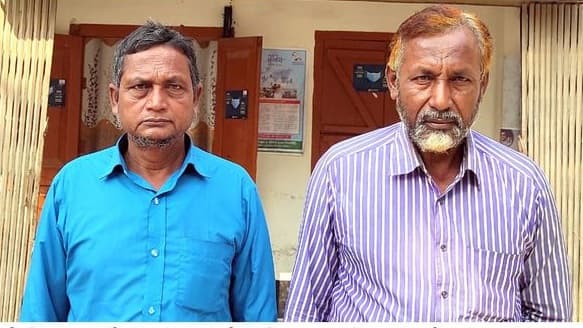 রাইটপ স্প্রে করে একাধকি কৃষকরে গম ক্ষেত নষ্ট