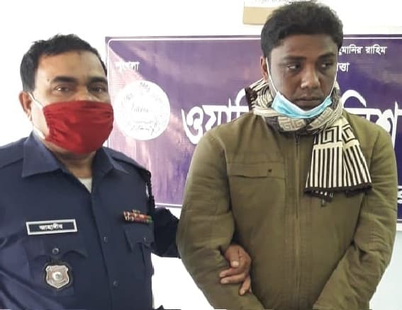নাটোরের লালপুরে ওয়ারেন্টভুক্ত আসামী ইয়াবাসহ গ্রেফতার