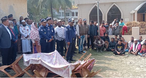 নলছিটিতে স্বেচ্ছাসেবক লীগ নেতার হত্যাকারীদের দ্রুত গ্রেপ্তারের আশ্বাস পুলিশ সুপারের
