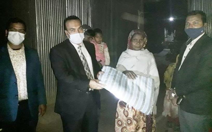 লালমনিরহাটে শীতার্ত ও ছিন্নমূলদের পাশে ডিসি!