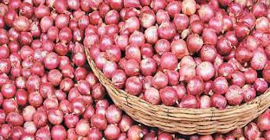 ভারতীয় পেঁয়াজ কিনছেন না ক্রেতারা
