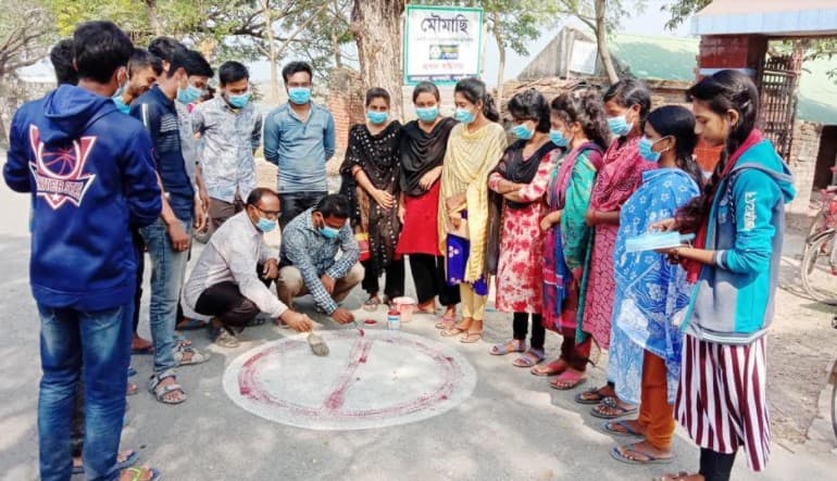 আশাশুনিতে ধূমপান বিরোধী রোড পেইন্টিং