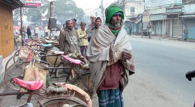পৌষের শীতে কাঁপছে চুয়াডাঙ্গা