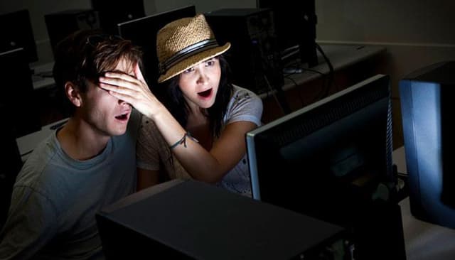 স্বামী-স্ত্রী পর্ণগ্রাফি আসক্ত হলে যা করণীয়