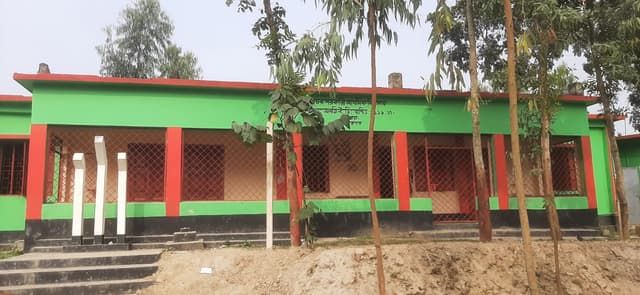 উল্লাপাড়ায় প্রাথমিক বিদ্যালয়ের সব শিক্ষককে শোকজ