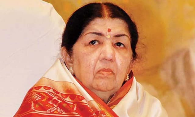 করোনা আক্রান্ত লতা মঙ্গেশকর আইসিইউতে