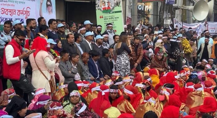 আধাঘণ্টা আগেই শুরু বিএনপির গণঅবস্থান