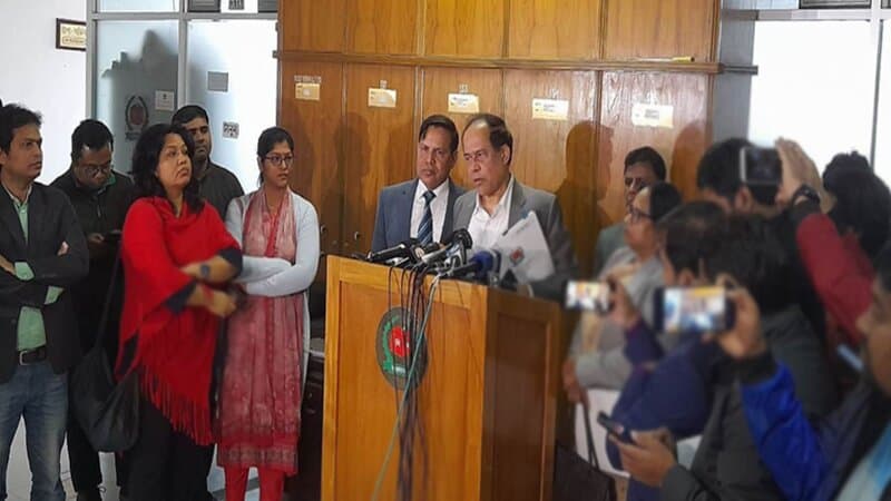 ইভিএমে ভোটে বিলম্ব, উদ্বিগ্ন সিইসি