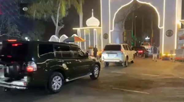 শপথ নিতে বঙ্গবভনে আসছেন মন্ত্রিসভার সদস্যরা