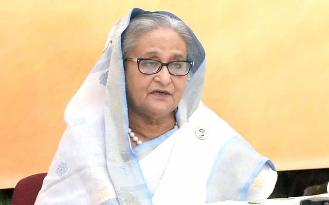 সড়কে দুর্ঘটনা ঘটলে আইন হাতে তুলে নেবেন না: প্রধানমন্ত্রী