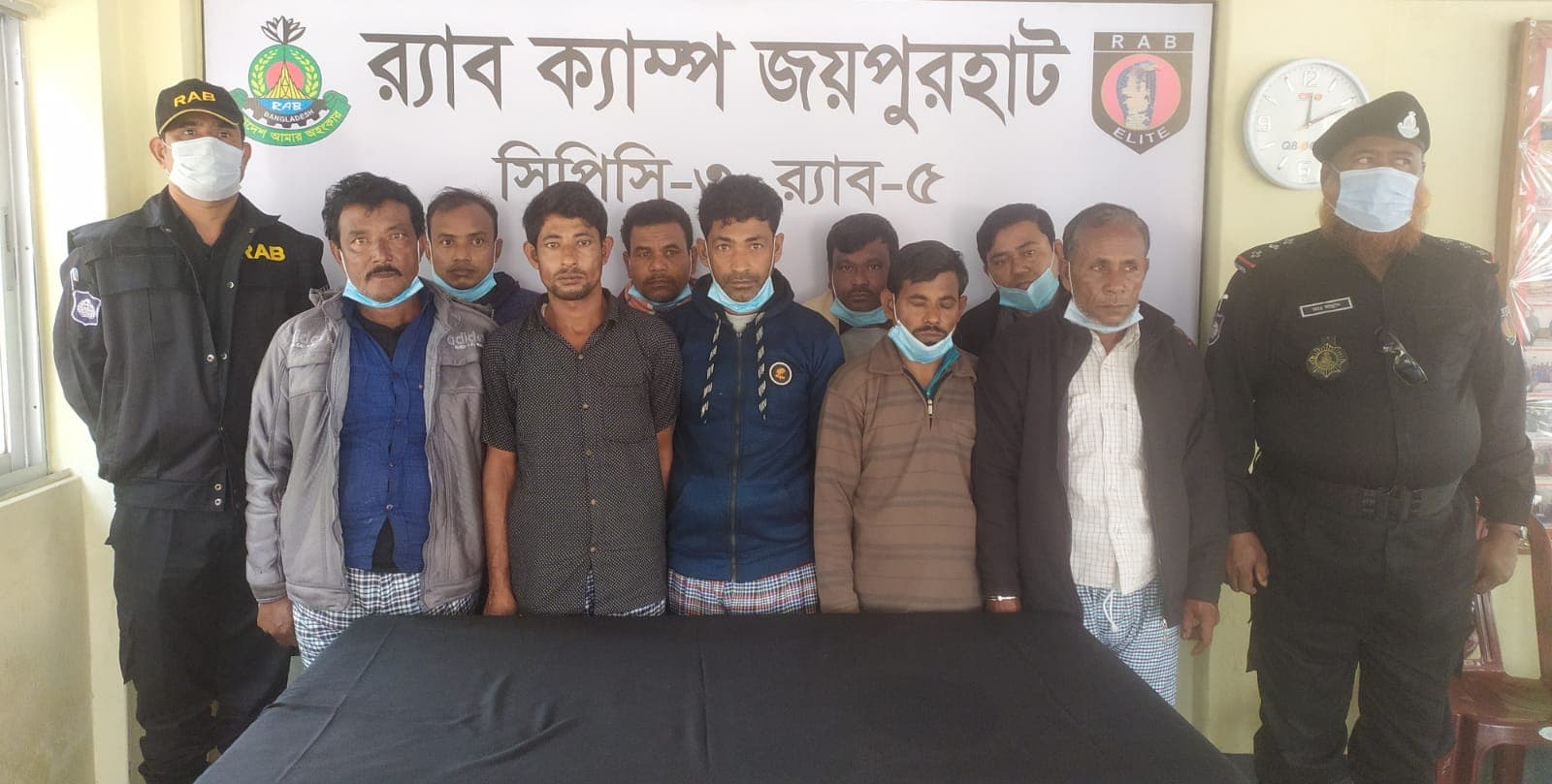 জয়পুরহাটে কিডনি বেচাকেনা দালাল চক্রের ৯ সদস্য আটক