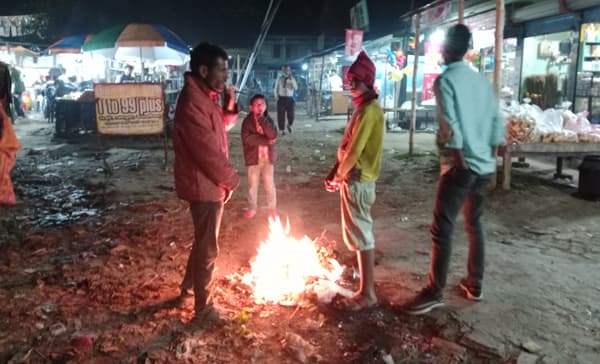 সরাইলে শীতের তীব্রতায় ভোগান্তিতে সাধারণ মানুষ