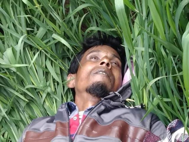 লালপুরে এক নারীসহ দুই অজ্ঞাত লাশ উদ্ধার