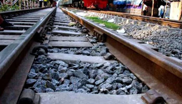 ট্রেনে কাটা পড়ে প্রাণ গেল মা-মেয়ের