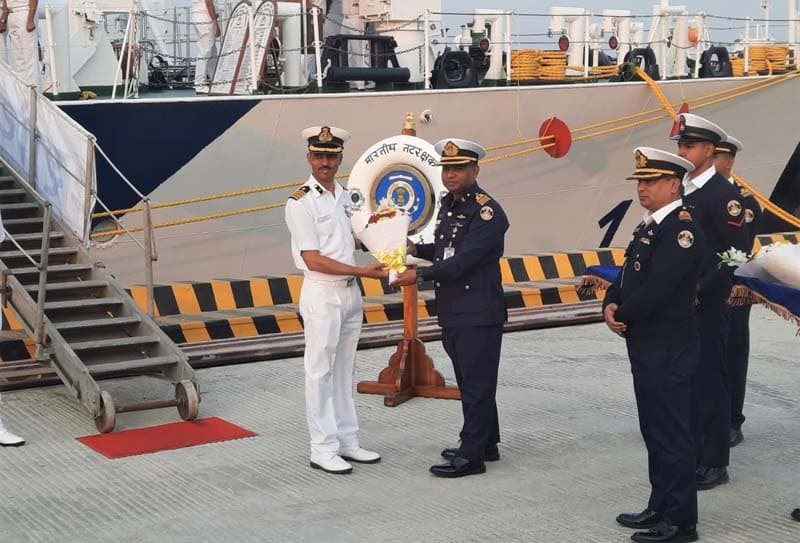 শুভেচ্ছা সফরে বাংলাদেশে এসেছে ভারতীয় কোস্ট গার্ডের দুই জাহাজ