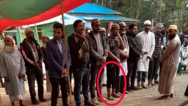 ডান্ডাবেড়ি পায়ে পিতার জানাজায় ছাত্রদল নেতা!