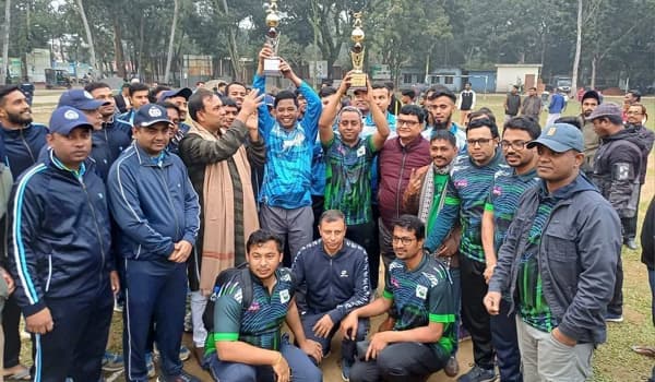 শ্রীমঙ্গলে প্রীতি ক্রিকেট ম্যাচে উপজেলা প্রশাসন জয়ী