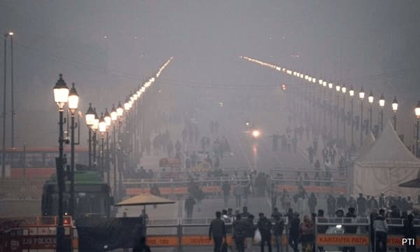 তাপমাত্রা ৪ ডিগ্রির নিচে, দিল্লিতে রেড অ্যালার্ট জারি