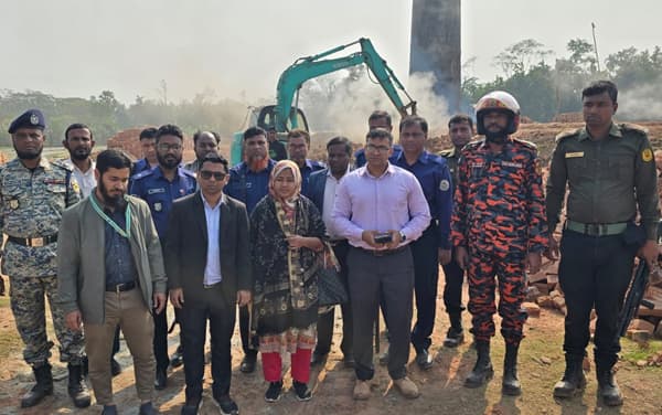 পরিবেশ সুরক্ষায় রাজাপুরে অবৈধ ইটভাটা ধ্বংস, লাখ টাকা জরিমানা