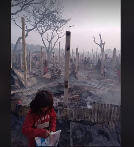 রোহিঙ্গা ক্যাম্পে ভয়াবহ আগুন,আহত ৩০