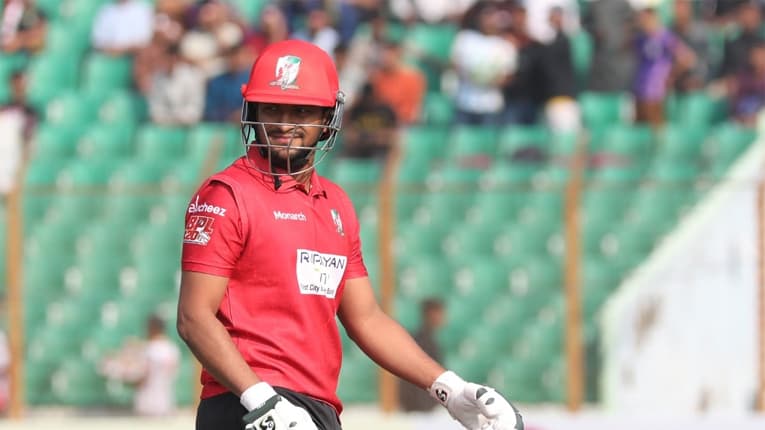 সাকিবের ৮১ রানে বরিশালের সংগ্রহ ১৭৭