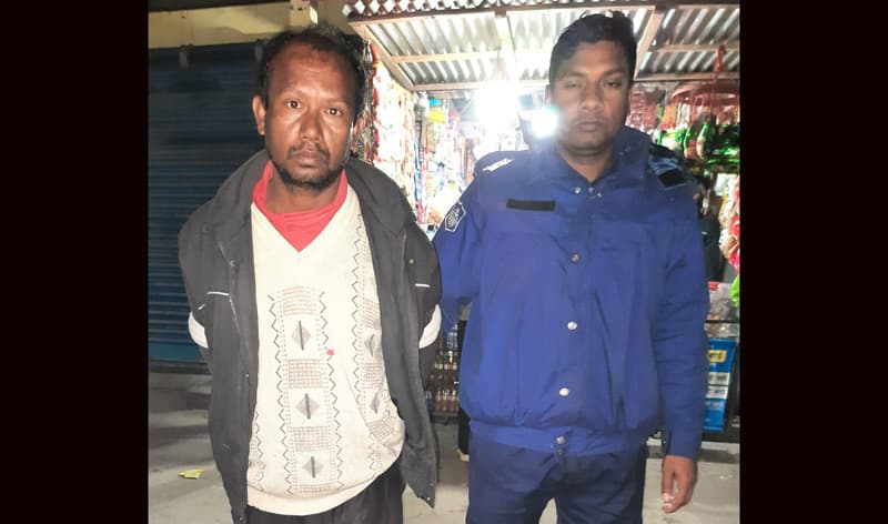 ট্রেনের নিচে ঝাঁপ দিয়ে মা ও দুই সন্তান মৃত্যুর ঘটনায় মামলা, স্বামী গ্রেফতার