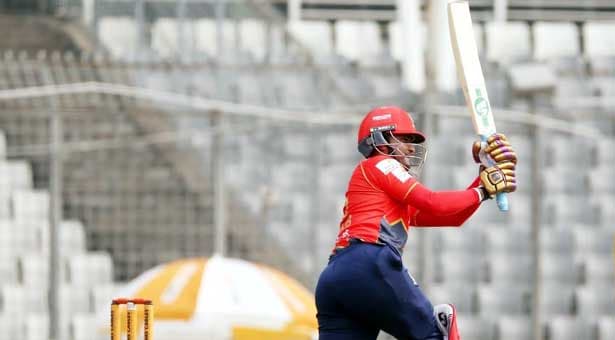 কুমিল্লার বিপক্ষে টসে হেরে ব্যাটিংয়ে বরিশাল