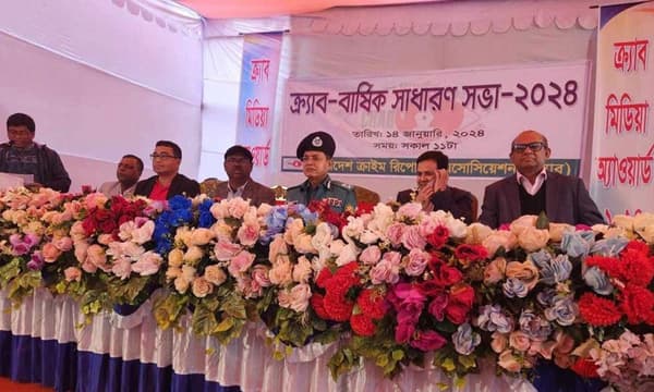 পুলিশ ও সাংবাদিক মিলে কাজ করলে কাঙ্ক্ষিত স্থানে যেতে পারব: ডিএমপি কমিশনার