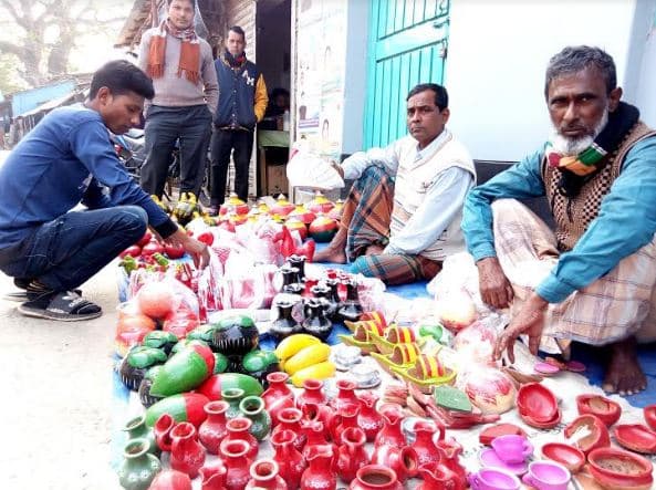 বহুমুখী সমস্যা ও পৃষ্ঠপোষকতার অভাবে সংকটের মুখে মৃৎ শিল্প