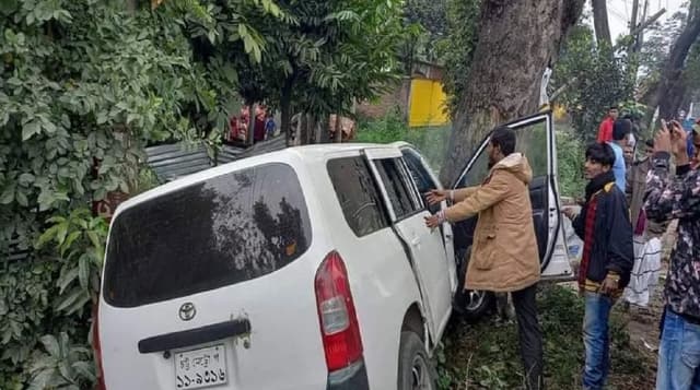 প্রাইভেটকার নিয়ন্ত্রণে হারিয়ে দুই ভাই নিহত