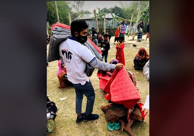 পারি ফাউন্ডেশনের উদ্যোগে কুড়িগ্রামের ৫০০ শীতার্ত মানুষ শীতবস্ত্র পেলো