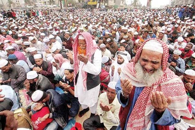 বিশ্ব ইজতেমার আখেরি মোনাজত শুরু