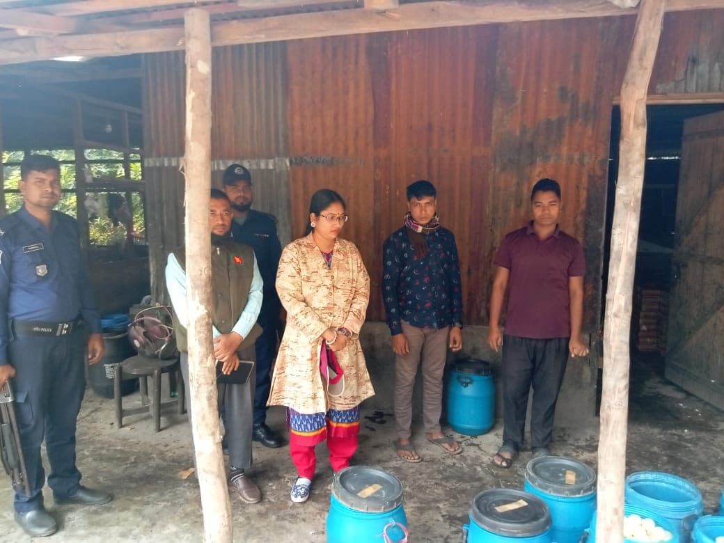 মাটিরাঙ্গাতে ভোক্তা অধিকার আইনে তিন প্রতিষ্ঠানকে জরিমানা