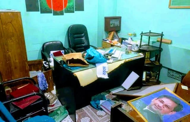 দেবীদ্বারে সেচ্ছাসেবকলীগ নেতার অফিস ভাংচুর ও লুটপাটের অভিযোগ