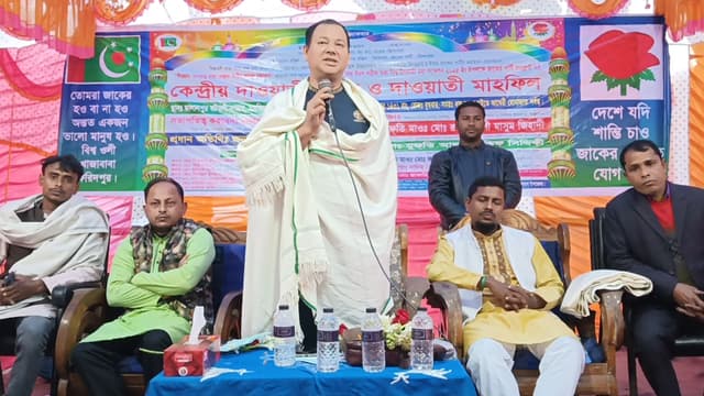 অতীতে ঘরে ঘরে চাকরি দেবার নাম করে হাহাকার দিয়ে গেছে রাজনৈতিক দলগুলো