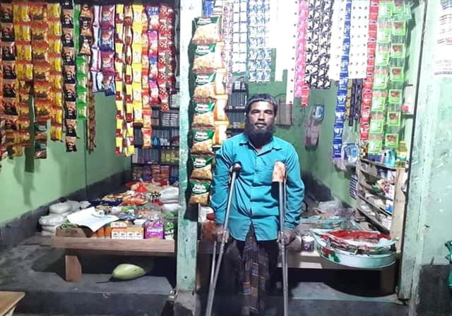 অসহায় পরিবার পেল বেঁচে থাকার অবলম্বন